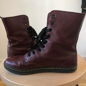 Dr Marten “Leyton” boot